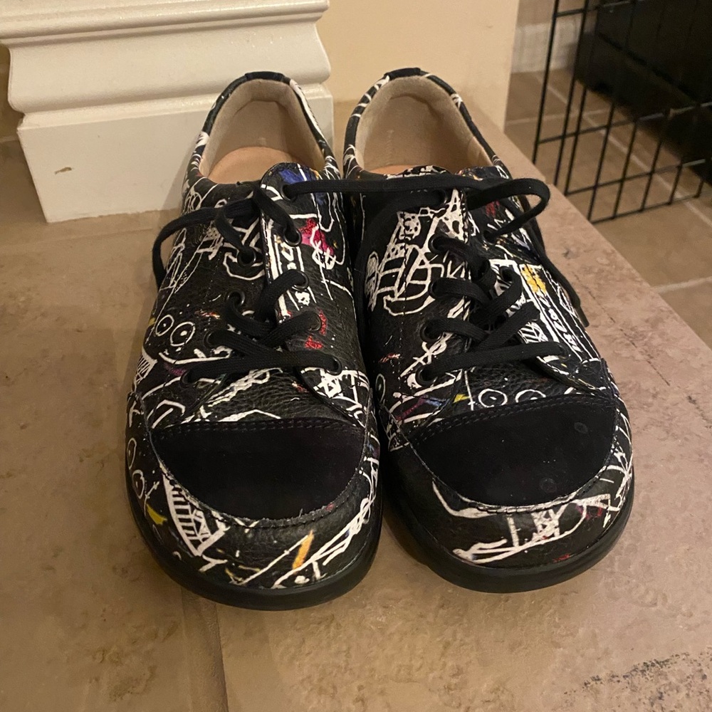 Finn Comfort Black Kids Sneakers with Artistic Design